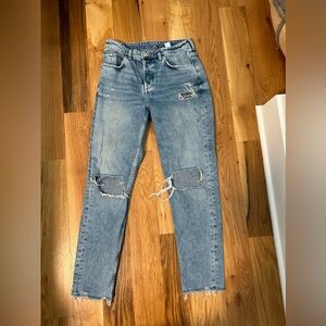 H&M blue jeans size 4 boyfriend style